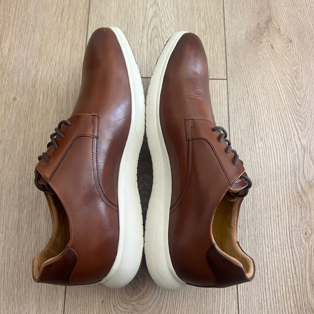 FLORSHEIM NWOB DASH PLAIN TOE OXFORD SNEAKER SHOE COGNAC. SIZE 12M